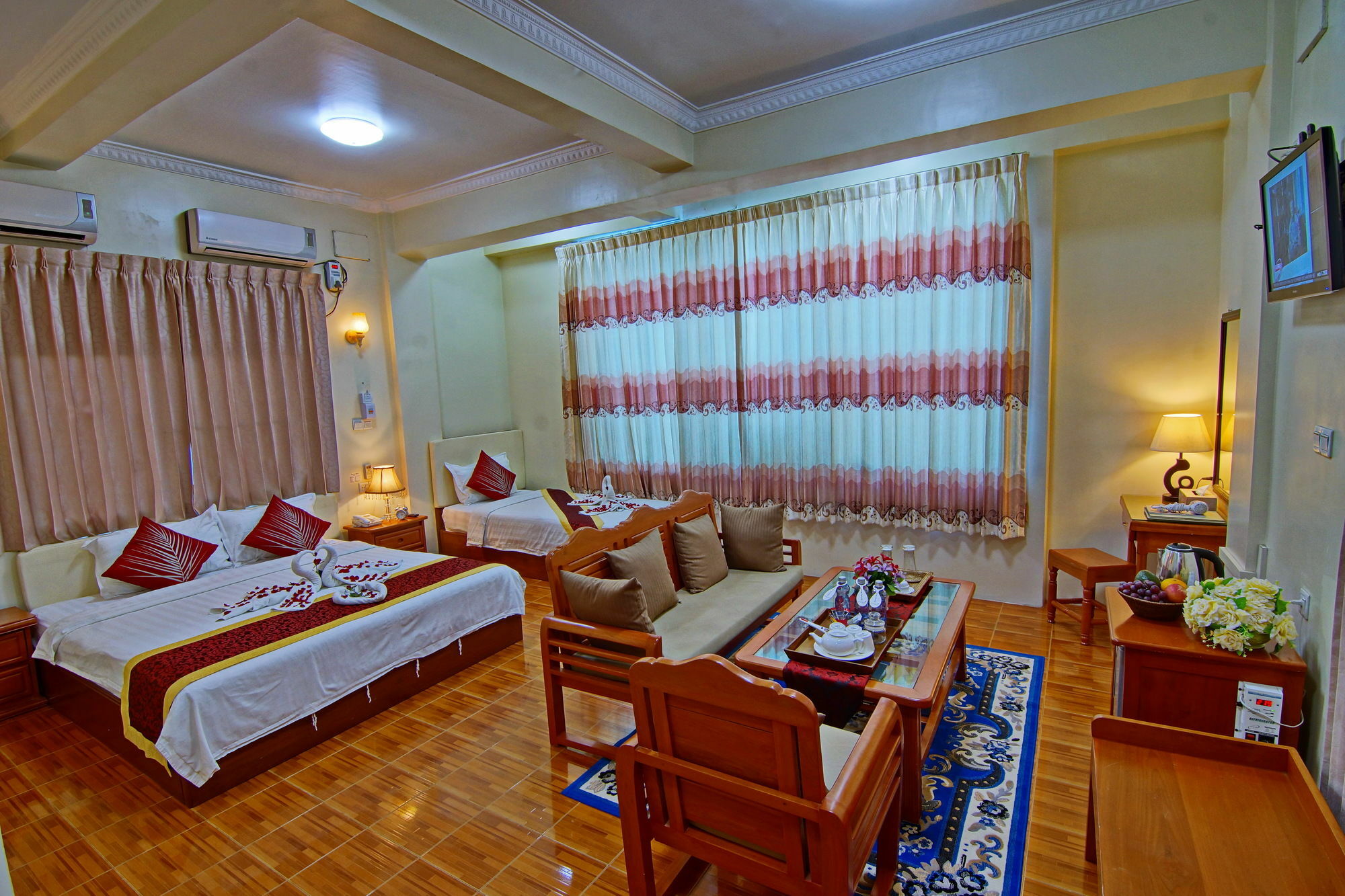 79 Living Hotel Mandalay Esterno foto